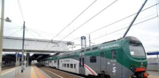 Milano, urtato da un treno a San Donato: gravemente ferito un 60enne