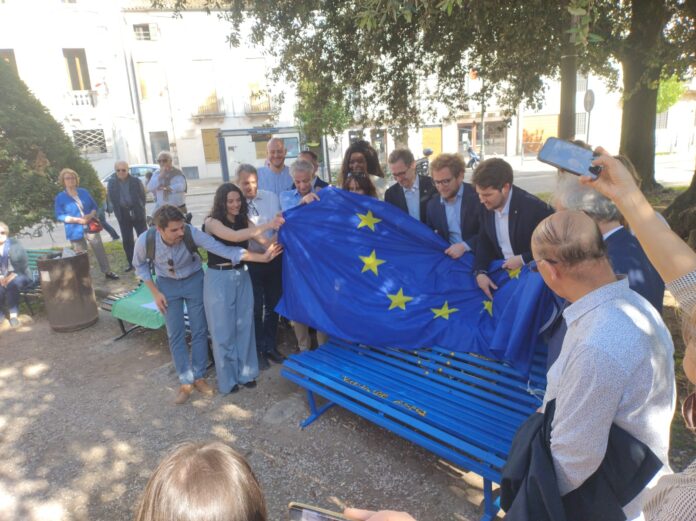 Panchina Europea in Piazza Matteotti