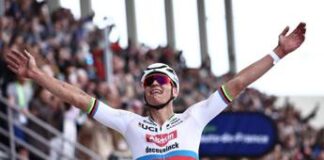 Parigi-Roubaix, vince Van der Poel