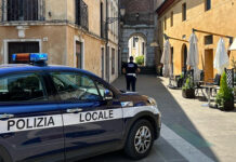 In moto con patente contraffatta, denunciato un 53enne di Tezze sul Brenta dalla Polizia Locale Nordest Vicentino Polizia Locale Nord Est Vicentino
