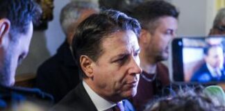 Puglia, ecco il ‘Patto per la legalità’ consegnato da Conte a Emiliano