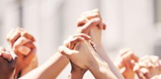 Salute: relazioni sociali modellano cervello, 5 amici stretti numero perfetto