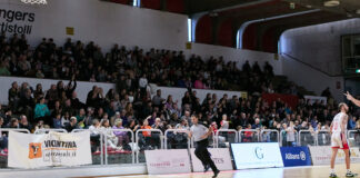 Basket B maschile: Civitus Allianz Vicenza superata 78-80 all’ultimo secondo da Mantzaris, davanti ad un grande pubblico. Ora Bisceglie ai playout da maggio