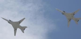 Ucraina, bombardiere russo precipita a est della Crimea