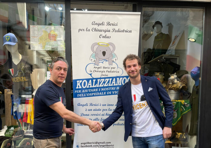 La presentazione dell'iniziativa del negozio Adunata corner