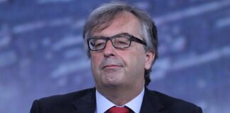 Burioni contro Susanna Tamaro: “Ragionamenti identici a quelli dei somari antivaccinisti” burioni susanna tamaro