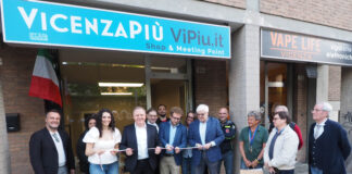 VicenzaPiù, con padre Gino Alberto, Possamai e Berlato inaugurata e “benedetta” sede fisica che è anche shop e meeting point Shop & Meeting Point VicenzaPiù ViPiu.it, apertura sede, ph Colorfoto Francesco Dalla Pozza
