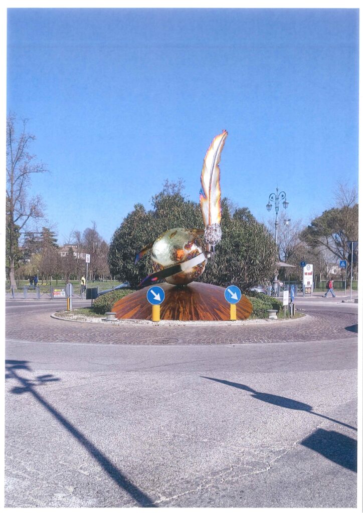 Monumento degli alpini di fronte alla stazione ferroviaria (foto di Francesco Dalla PozzaI