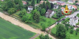 Maltempo in Veneto. Zaia: “Siglato lo stato di emergenza”. Il grande lavoro dei vigili del fuoco e le polemiche per i ritardi nelle allerte Maltempo, i danni sulle strade