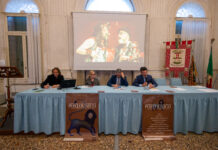 Cinque comuni per un PostoUnico: presentata la rassegna di spettacoli estivi per celebrare arte, bellezza e convivialità La presentazione di PostoUnico in Villa Cordellina