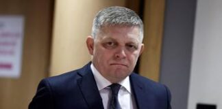 Attentato a Robert Fico, chi è il premier della Slovacchia