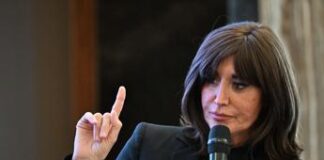 Bernini contestata a Pisa: “Ci hanno impedito di parlare e incontrare militanti Forza Italia”