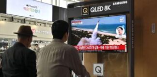 Corea Nord, esercitazione con missili nucleari: la supervisione di Kim Jong-un