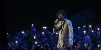E’ ‘ipnosi collettiva da smartphone’ ai concerti, cos’è e come si manifesta