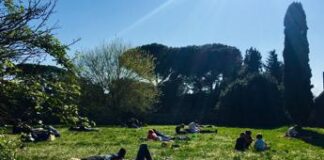 Fine settimana con sole poi Italia divisa tra caldo rovente e nubifragi