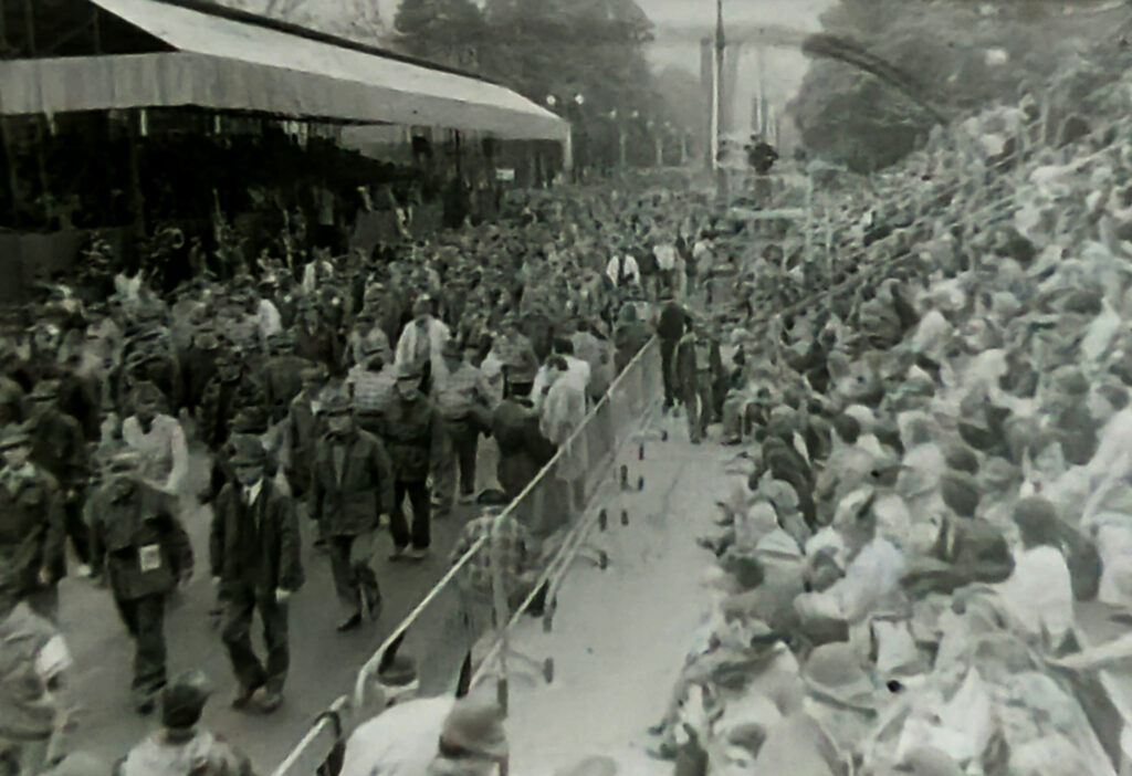 Folla all'Adunata degli Alpini a Vicenza nel 1991 (foto Francesco Dalla Pozza)