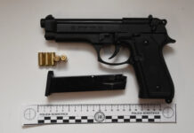 Spara (a salve) durante l’Adunata degli Alpini a Vicenza. Identificato e denunciato dalla Polizia di Stato La pistola sequestrata al giovane che ha sparato durante l'Adunata