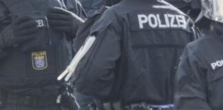Germania, attacco con coltello: molti feriti