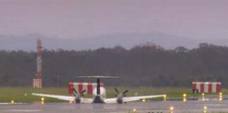 Il carrello non funziona, spettacolare atterraggio d’emergenza in Australia – Video