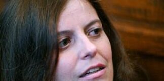 Ilaria Salis apre profilo Instagram: “Ancora nel pozzo, candidatura spiraglio di luce”