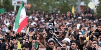 Iran, in migliaia a Teheran per l’ultimo saluto a Raisi