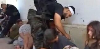 Israele, il video choc delle soldatesse rapite da Hamas