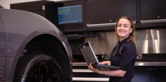 Jaguar Land Rover accelera formazione su elettrificazione e digitale