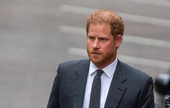 “Non ho tempo per vederti”, Carlo snobba Harry in visita a Londra