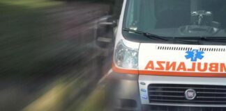 Reggio Emilia, investito da camion rifiuti mentre era in bici: morto 11enne
