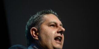 Toti interrogato per 8 ore: “Ogni euro destinato alla politica”