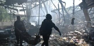 Ucraina, raid Russia su ipermercato Kharkiv. Zelensky: “Serve difesa aerea”. Putin: “Più armi”