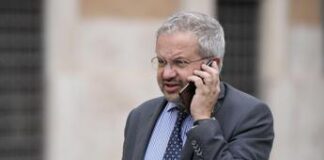 Vaccini, Borghi: “Mia proposta non è no vax, obbligo porta al rifiuto”