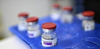 Vaccino AstraZeneca, parla lo scienziato: “Ci è stato utile, effetti collaterali una non-notizia”