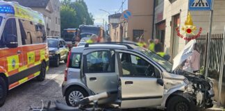 Vicenza, morto giovane motociclista dopo scontro con automobile in Viale Trento e Vicenza Vicenza scontro auto moto morto giovane a