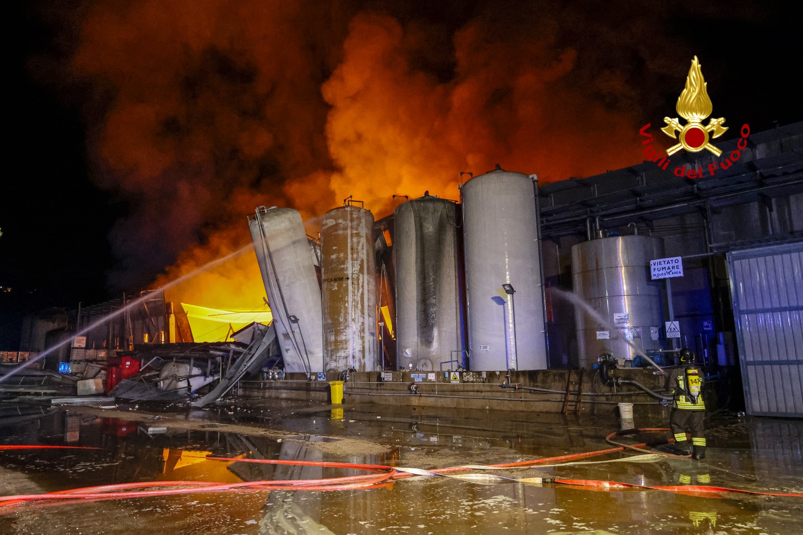 incendio capannone altavilla