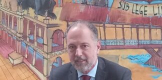 Il questore Sallustio Commendatore al Merito della Repubblica Italiana. A Bari, per la festa della Repubblica, la consegna del diploma Il questore Dario Sallustio