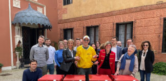 Serenissima Ristorazione adotta 4 arnie: ospitiamo api da miele e tuteliamo la biodiversità ambientale serenissima ristorazione api