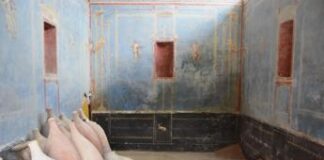 A Pompei scoperto un sacrario con pareti azzurre