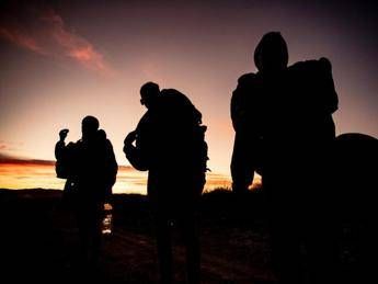 “Accelerare rimpatri in Afghanistan”, la richiesta di 20 Paesi all’Ue: c’è anche l’Italia