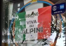 Adunata triveneta alpini a Bibione, il presidente della regione Zaia: “Alpini e Veneto rinnovano un connubio storico” Alpini a Bibione (foto da Il Corriere del Veneto)