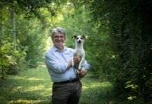 Zanoni (AVS) cane da guardia del potere: “Zaia & c. fanno pubblicità a Bottacin coi soldi della Regione su Oggi e 7 del CorSera” Andrea Zanoni con un suo cane caccia veneto