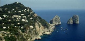 Capri ancora senza acqua, stop del sindaco ai turisti