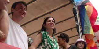 Da Fanpage al G7, Schlein attacca Meloni dal Pride: “Con lei Italia crolla sui diritti”