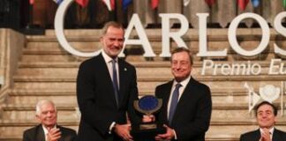 Draghi richiama ancora l’Europa, confronto a distanza con il G7