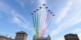 Frecce Tricolori, oggi 2 giugno lo spettacolo nei cieli di Roma: orario e dove vederle