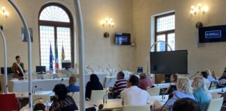 Da insediamento giunta a Vicenza 491 i giuramenti fatti per cittadinanza italiana: questa mattina 15 nuovi cittadini italiani in Sala del Consiglio Assessore alla cultura di Vicenza, Ilaria Fantin, accoglie giuramento di 15 nuovi cittadini italiani