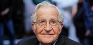 Noam Chomsky dimesso da ospedale di San Paolo in Brasile