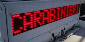 Ordina pizza poi accoltella e rapina rider, fermato 21enne