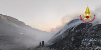 Palermo, spento incendio in discarica Bellolampo. Sindaco: “Mantenete imposte chiuse”