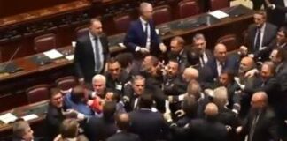 Rissa alla Camera, opposizione contesta processo verbale: “Non disordini ma aggressione”